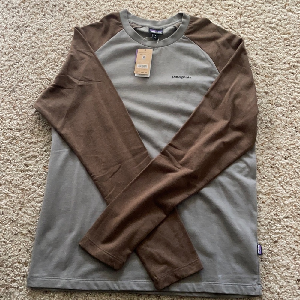 Patagonia - medium long sleeve T-shirt